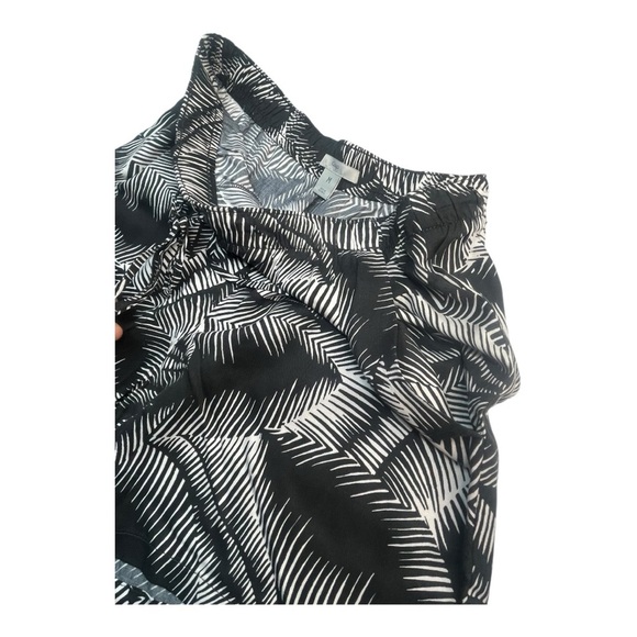 Women’s Gap Tropical Print Black & White Shorts Size: M - Picture 3 of 6